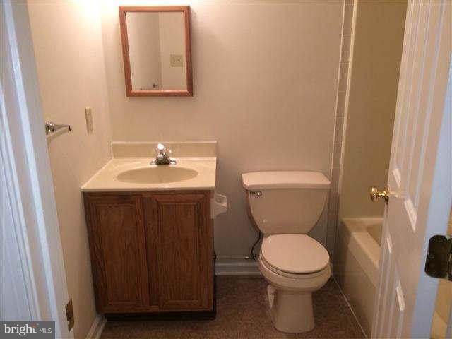 6217 Hf Rd Spring Grove Pa Spring Grove, PA 17362 - Photo 17 of 18 Bath