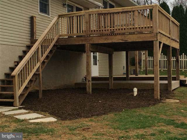 6217 Hf Rd Spring Grove Pa Spring Grove, PA 17362 - Photo 3 of 18 Exterior (Rear)
