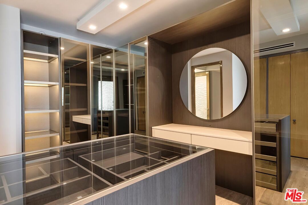 211 South Spalding Drive, Unit 603S Beverly Hills, CA 90212 - Photo 12 of 23 Gallery Image 12