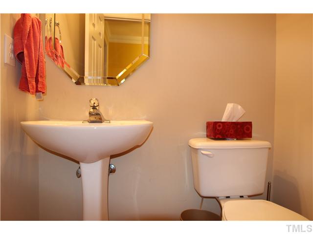 5105 Long Neck Court Raleigh, NC 27604 - Photo 9 of 22 Half bath with pedestal sink