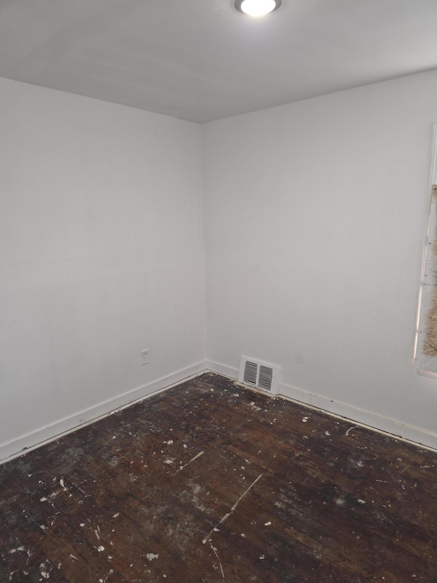 17955 Charest Street Detroit, MI 48212 - Photo 13 of 16 20251121_113607 (1)