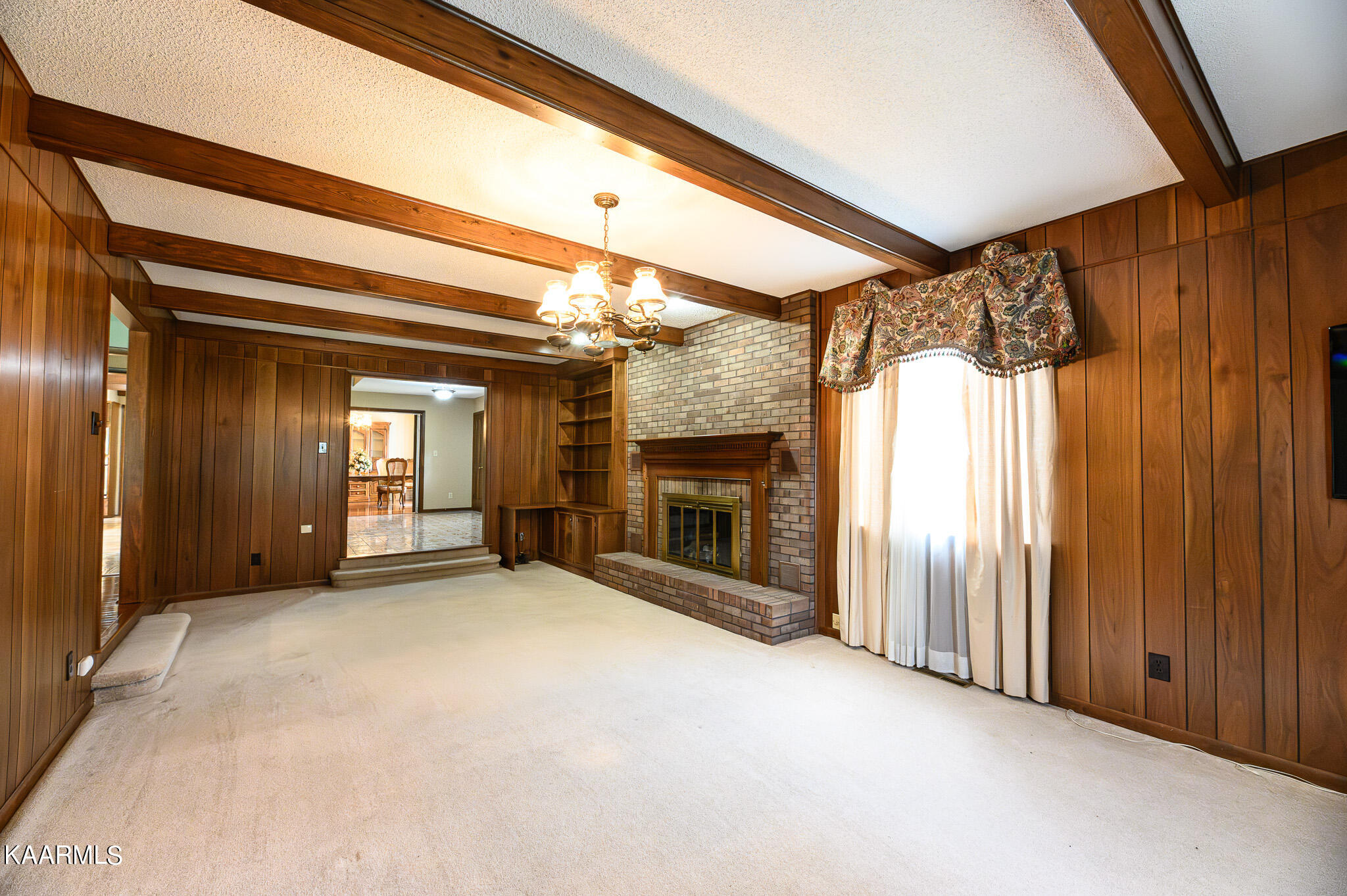 30158 Pond Creek Road Philadelphia, TN 37846 - Photo 13 of 48 Living Room