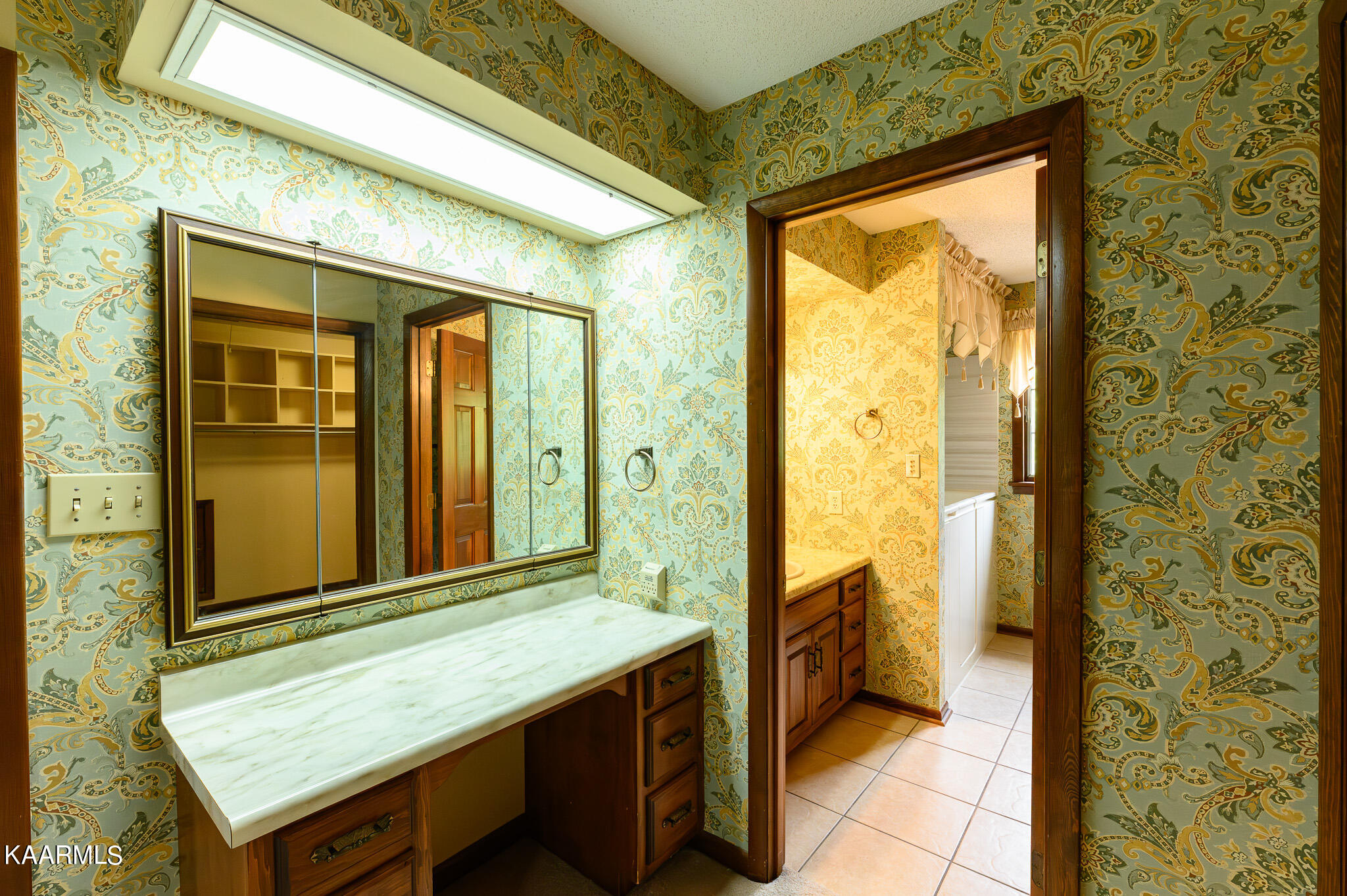 30158 Pond Creek Road Philadelphia, TN 37846 - Photo 23 of 48 Master Bath