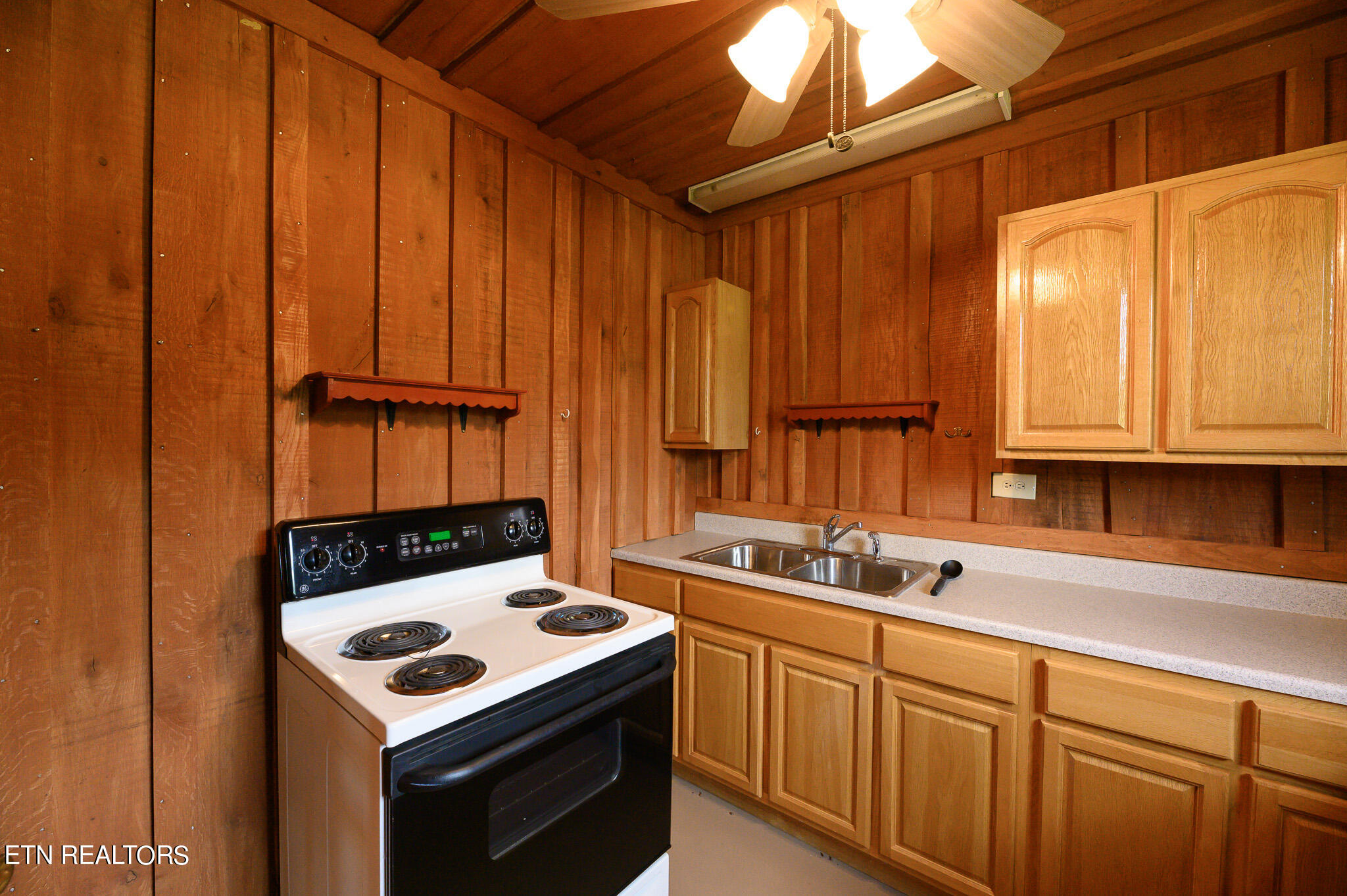 30158 Pond Creek Road Philadelphia, TN 37846 - Photo 47 of 48 Kitchen of Building 2