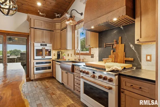 $1,750,000 | 965 Corzine Road, Buncombe, IL 62912