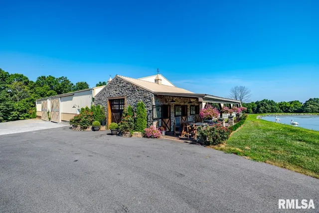 $1,750,000 | 965 Corzine Road, Buncombe, IL 62912