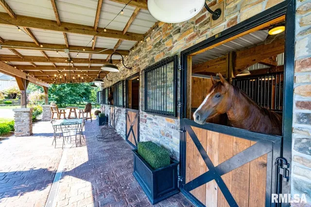 $1,750,000 | 965 Corzine Road, Buncombe, IL 62912