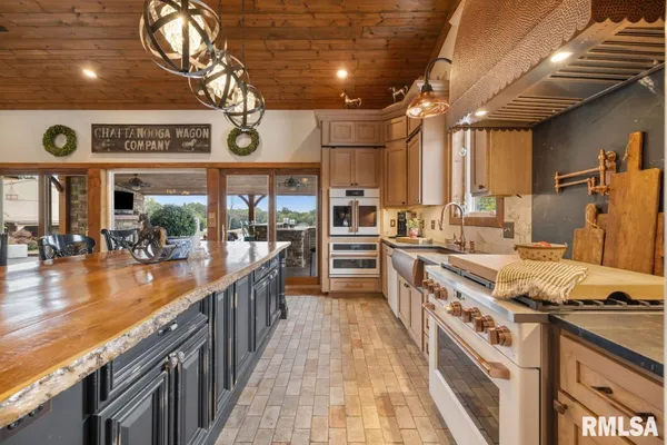 $1,650,000 | 965 Corzine Road, Buncombe, IL 62912
