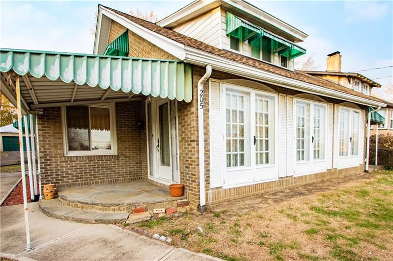 205 Alden Road Carnegie, PA 15106 - Photo 2 of 24 Gallery Image 2
