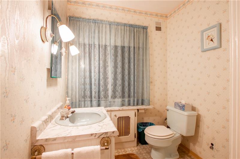 205 Alden Road Carnegie, PA 15106 - Photo 13 of 24 Gallery Image 13