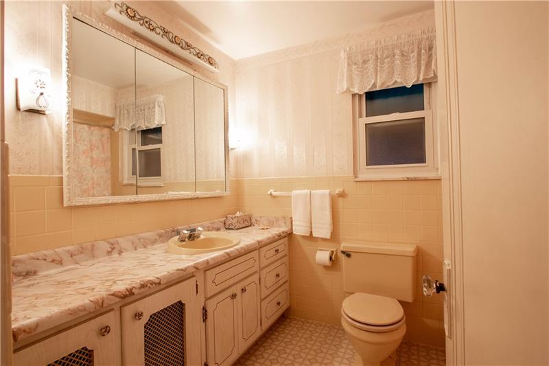 205 Alden Road Carnegie, PA 15106 - Photo 16 of 24 Gallery Image 16