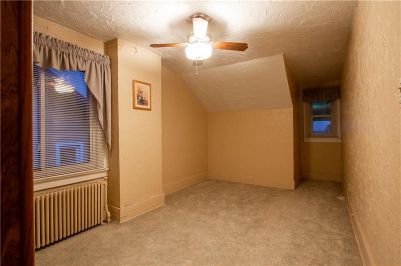 205 Alden Road Carnegie, PA 15106 - Photo 17 of 24 Gallery Image 17
