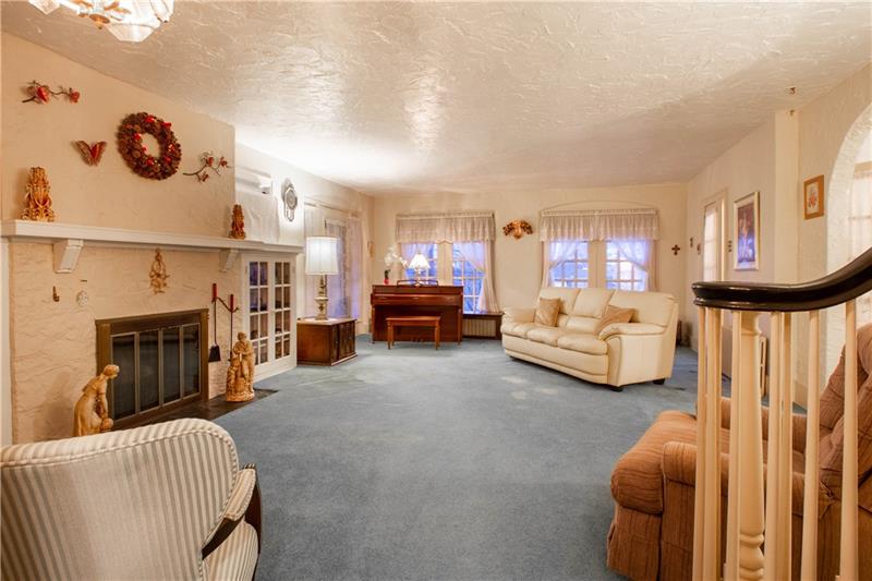 205 Alden Road Carnegie, PA 15106 - Photo 5 of 24 Gallery Image 5