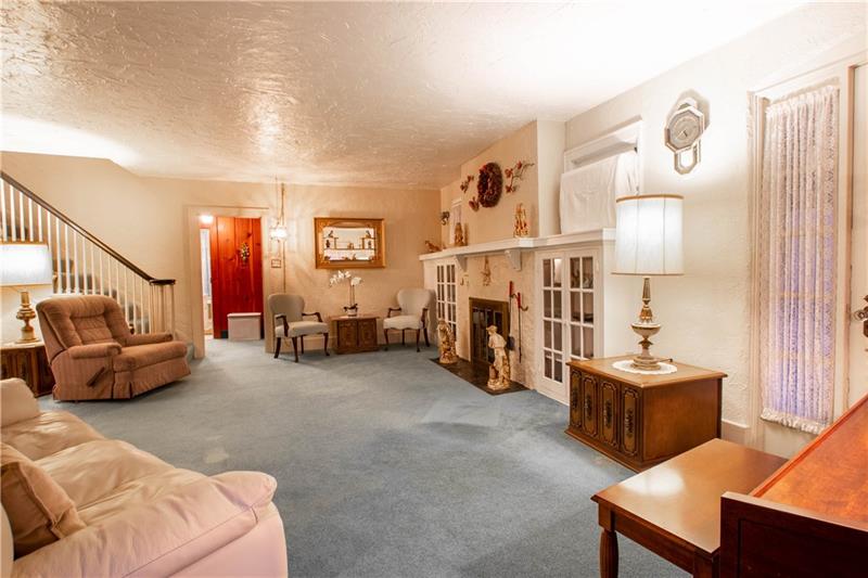 205 Alden Road Carnegie, PA 15106 - Photo 6 of 24 Gallery Image 6