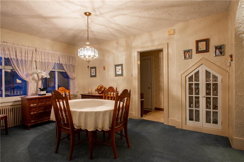 205 Alden Road Carnegie, PA 15106 - Photo 9 of 24 Gallery Image 9