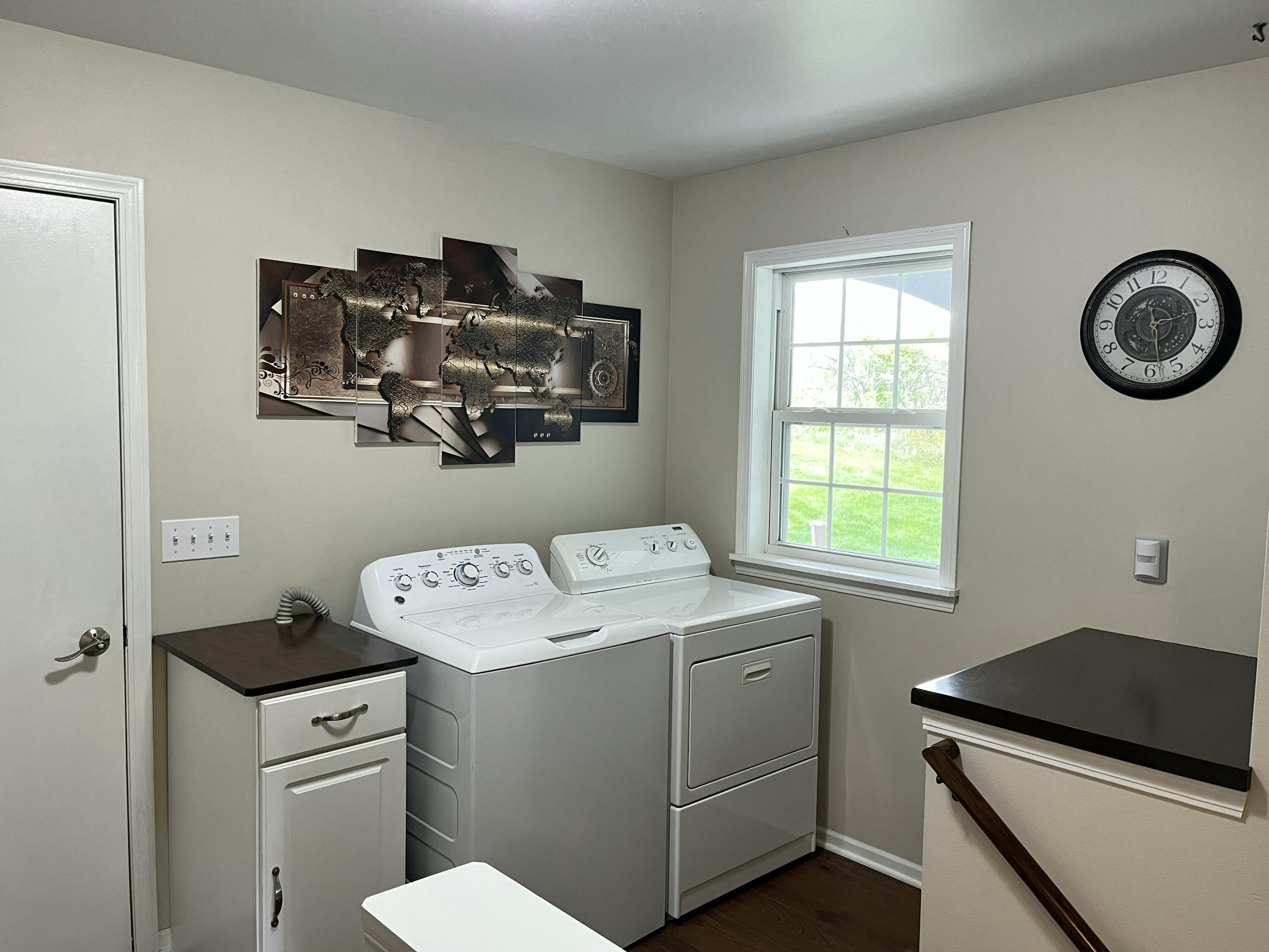 10155 West Oakwood Road Franklin, WI 53132 - Photo 20 of 40 Laundry on Main