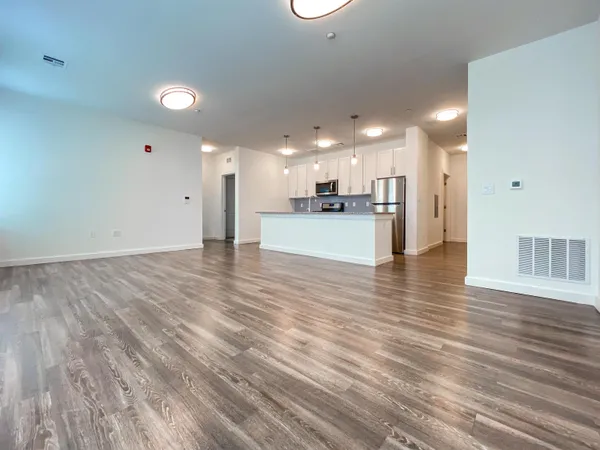 $2,155 | 4 Orient Avenue, Unit 505, Jersey City, NJ 07305