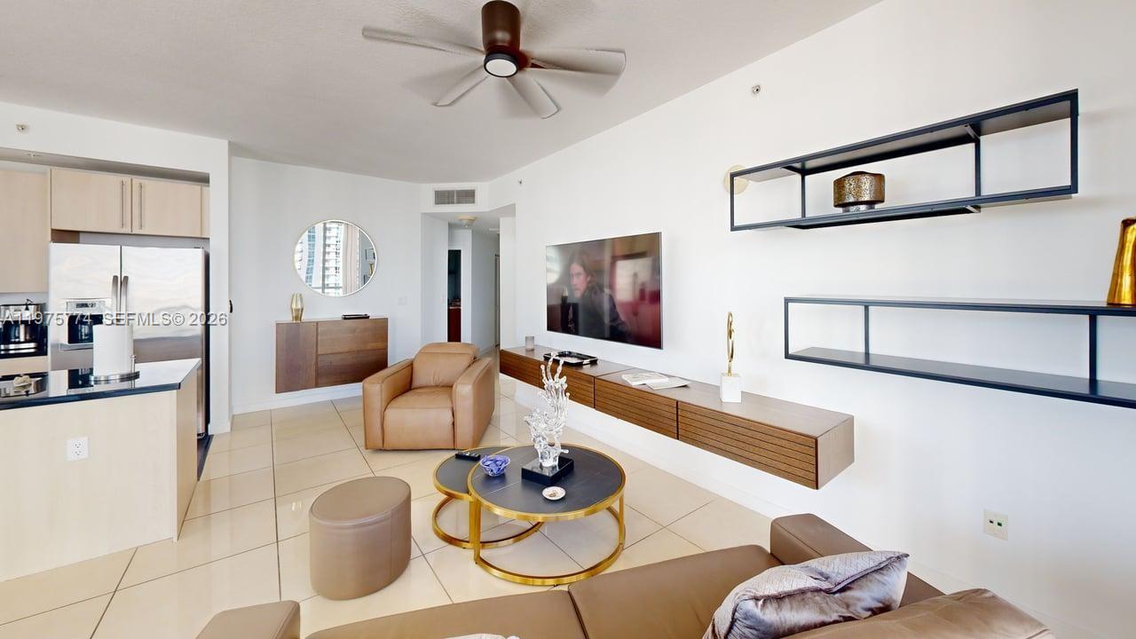 79 Southwest 12th Street, Unit 2206S Miami, FL 33130 - Photo 2 of 13