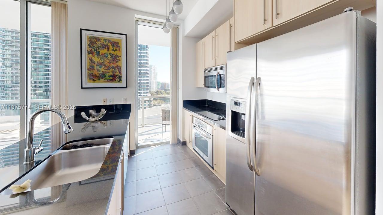 79 Southwest 12th Street, Unit 2206S Miami, FL 33130 - Photo 4 of 13