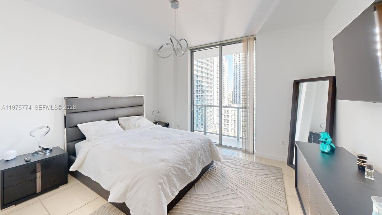 79 Southwest 12th Street, Unit 2206S Miami, FL 33130 - Photo 5 of 13