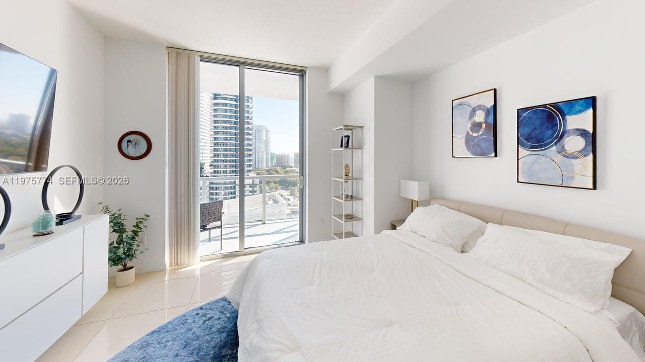 79 Southwest 12th Street, Unit 2206S Miami, FL 33130 - Photo 8 of 13