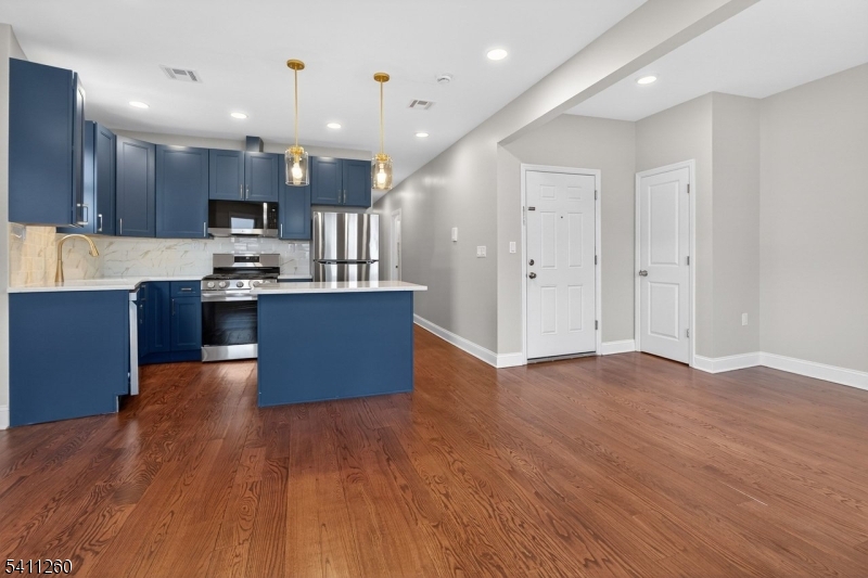 579 South 12th Street, Unit 2 Newark, NJ 07103 - Photo 2 of 8