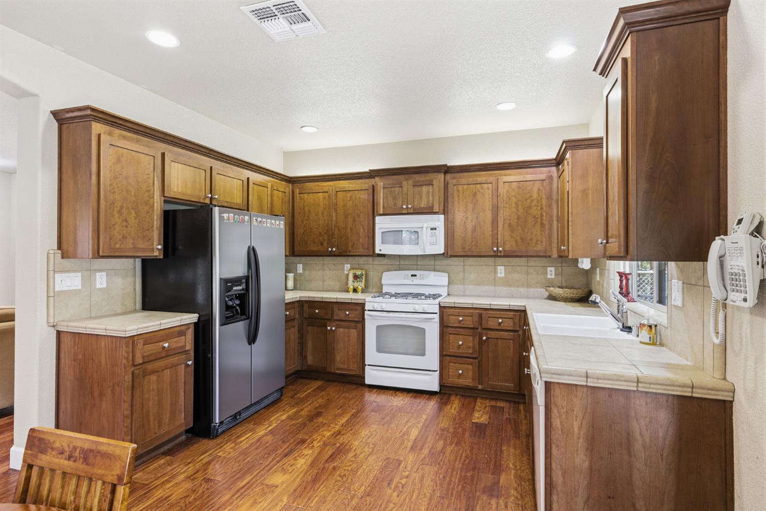 4550 Newtown Road Placerville, CA 95667 - Photo 29 of 43 Guest house kitchen