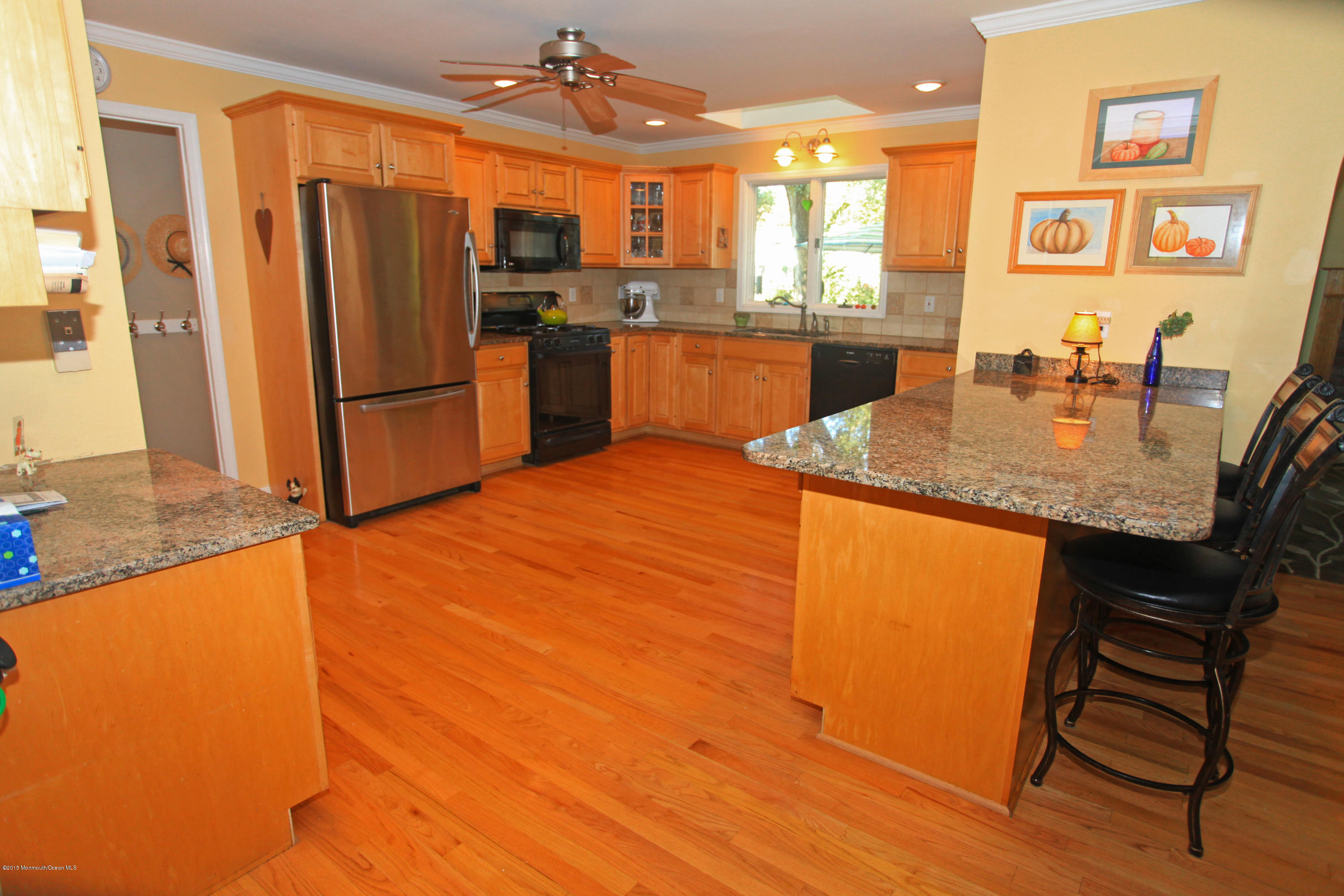 25 Cardinal Road Middletown, NJ 07748 - Photo 11 of 55 006