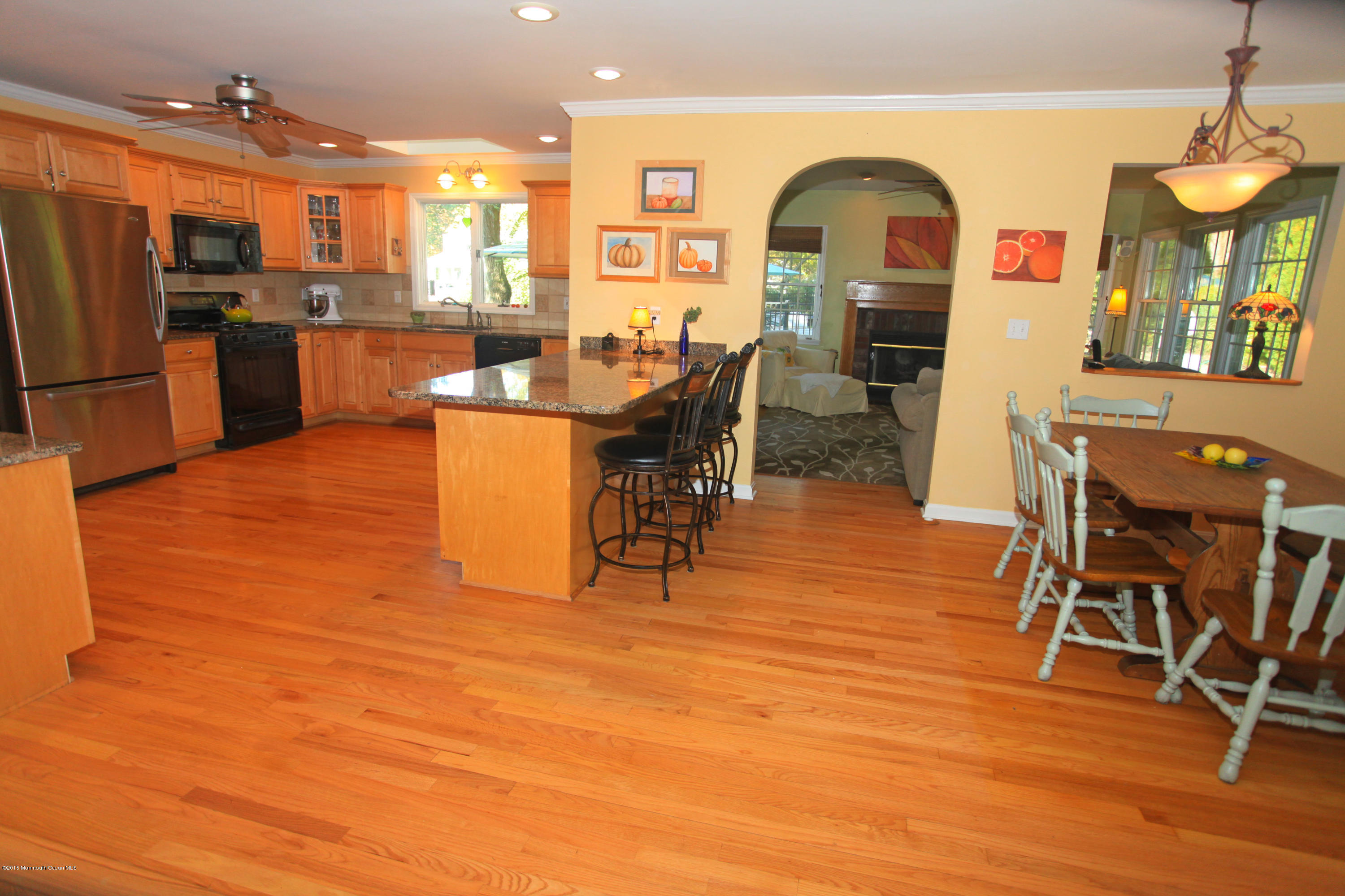 25 Cardinal Road Middletown, NJ 07748 - Photo 13 of 55 008