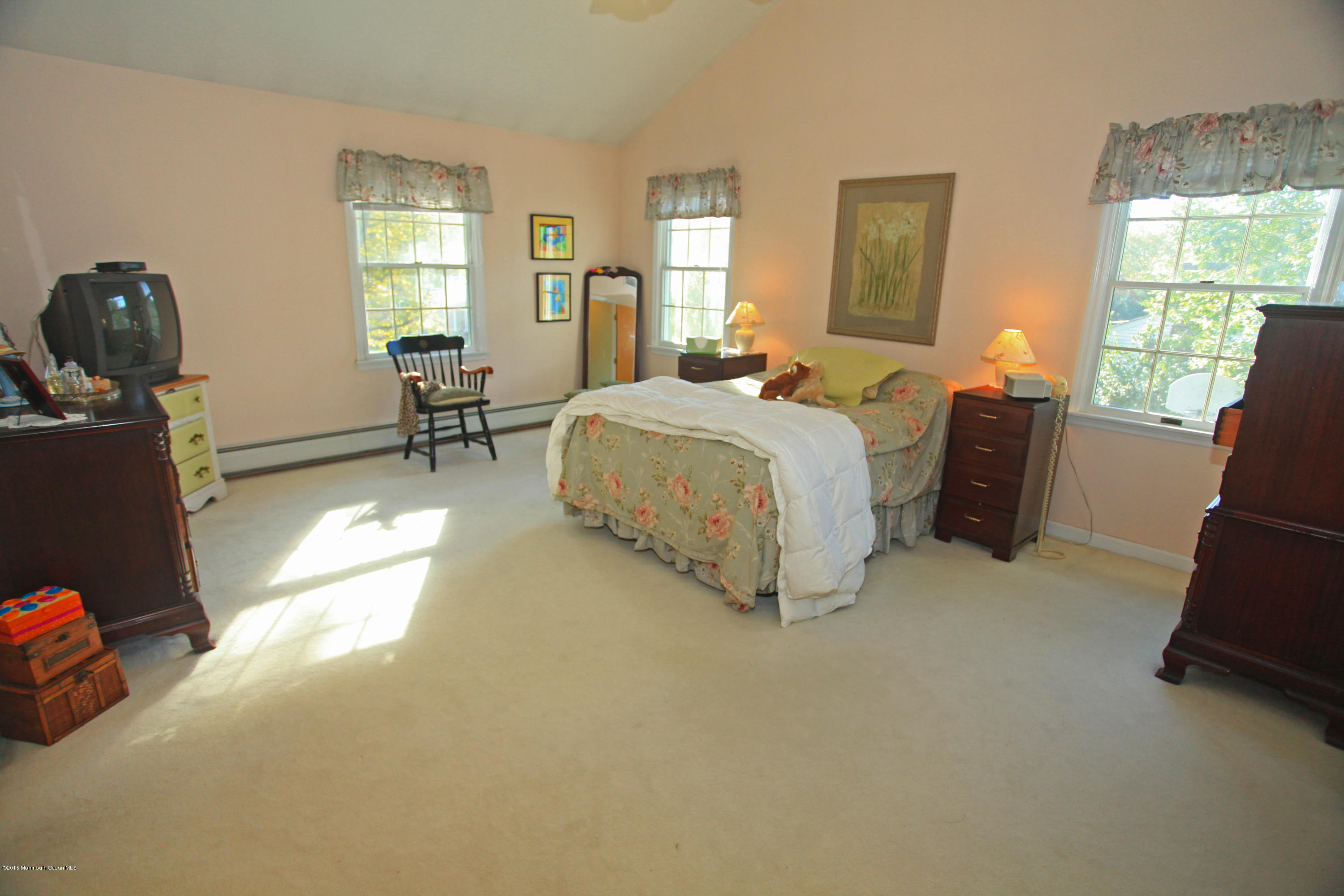 25 Cardinal Road Middletown, NJ 07748 - Photo 23 of 55 013