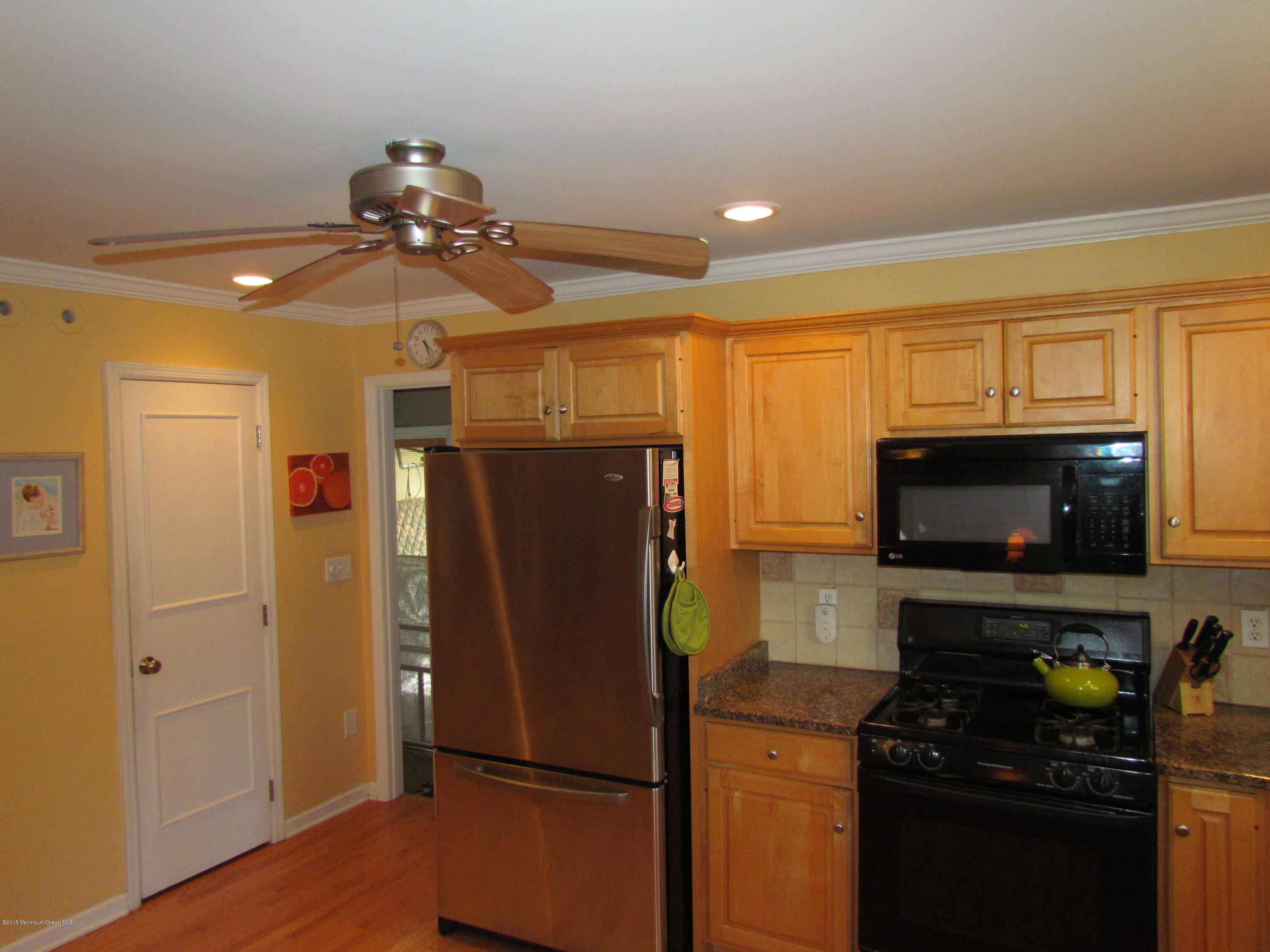 25 Cardinal Road Middletown, NJ 07748 - Photo 7 of 55 IMG_0313