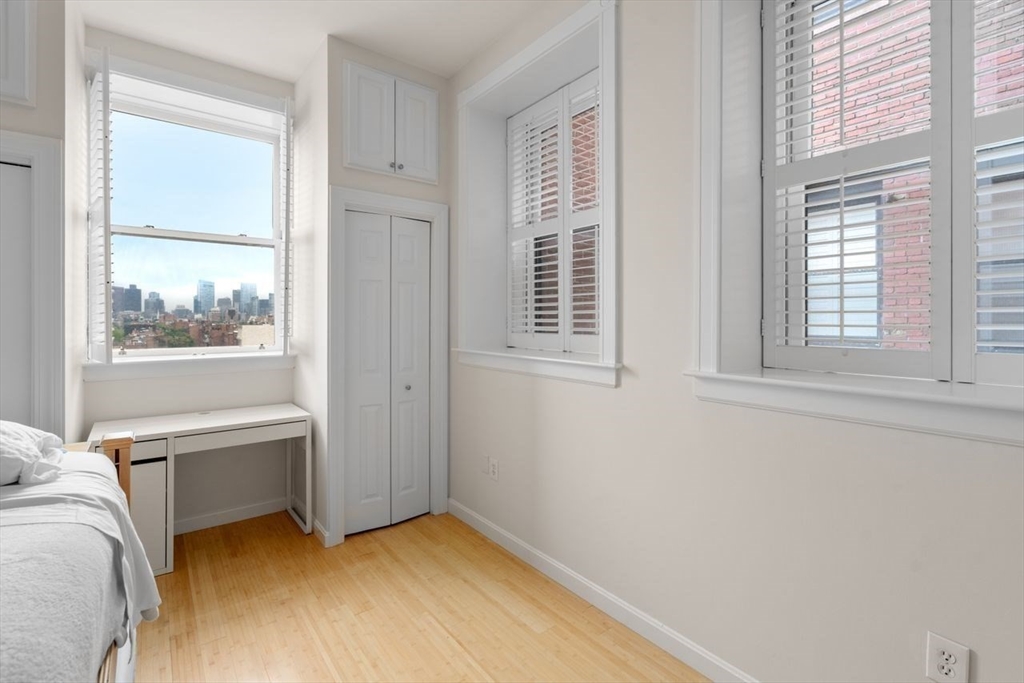 416 Marlborough Street, Unit 501 Boston, MA 02115 - Photo 8 of 12 a view of an empty room with a window