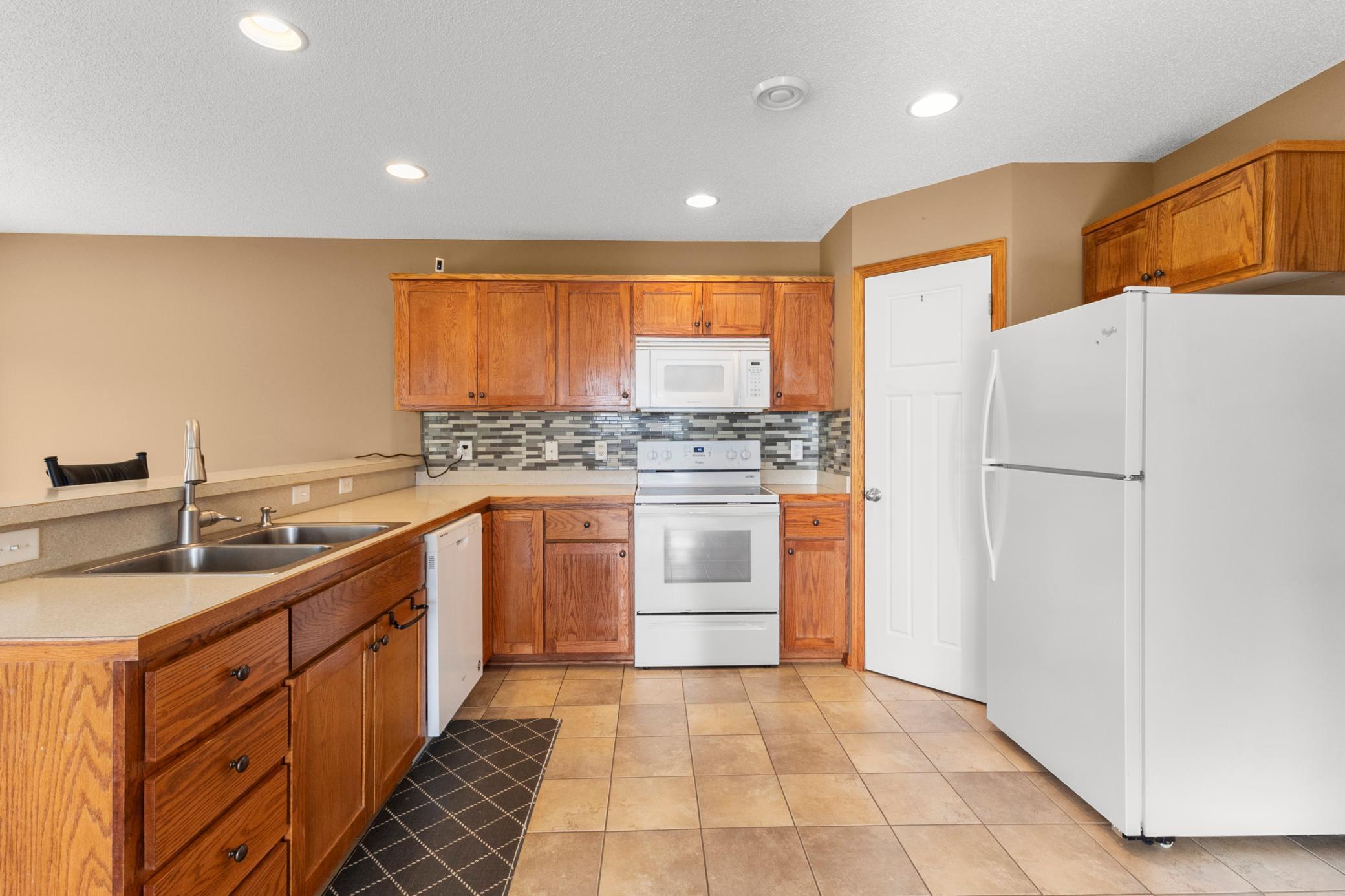 2414 Elianna Drive Northfield, MN 55057 - Photo 5 of 34