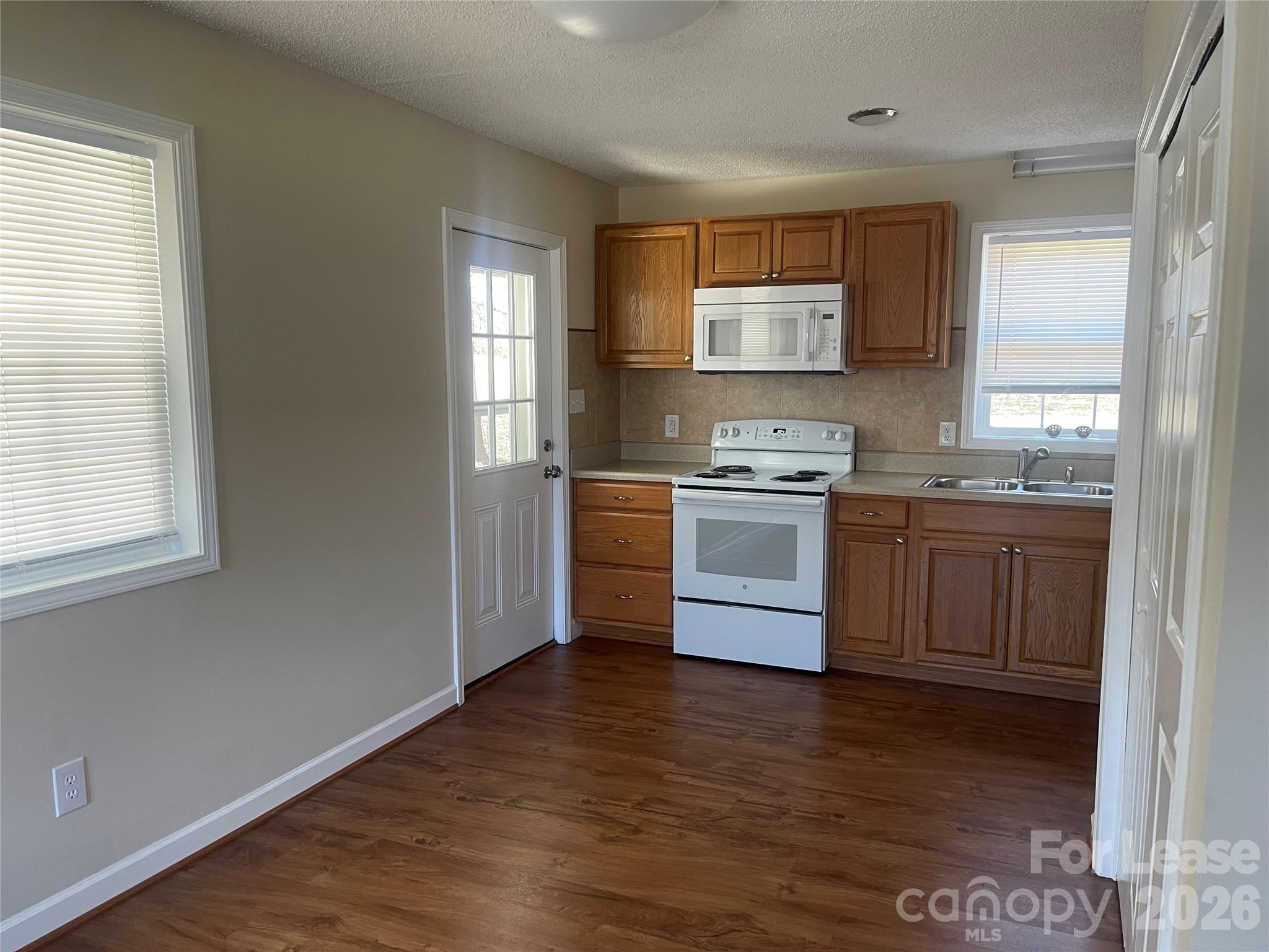 1122 28th Street Southwest Hickory, NC 28602 - Photo 3 of 19