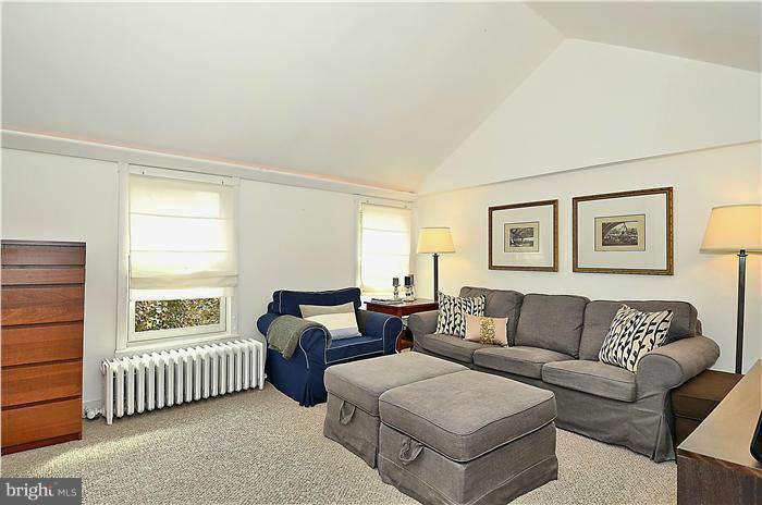6238 Old Washington Road Elkridge, MD 21075 - Photo 23 of 29 Living Room