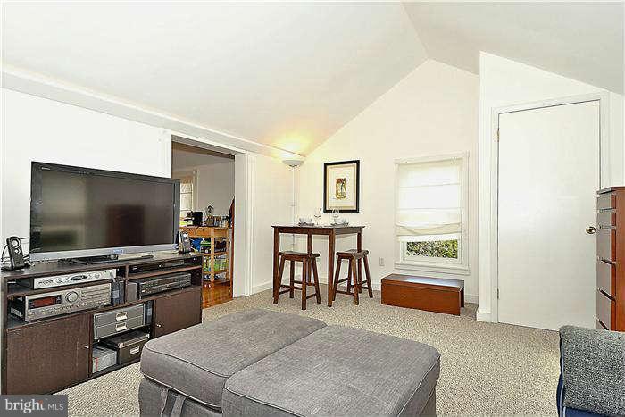 6238 Old Washington Road Elkridge, MD 21075 - Photo 24 of 29 Living Room