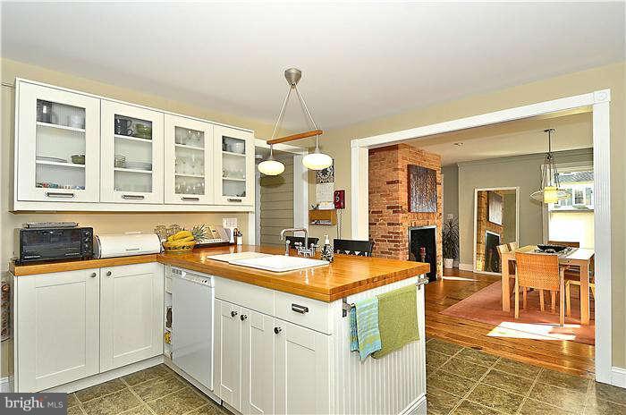 6238 Old Washington Road Elkridge, MD 21075 - Photo 8 of 29 Kitchen