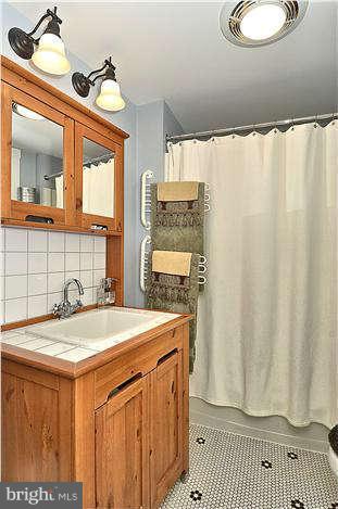 6238 Old Washington Road Elkridge, MD 21075 - Photo 9 of 29 Bath