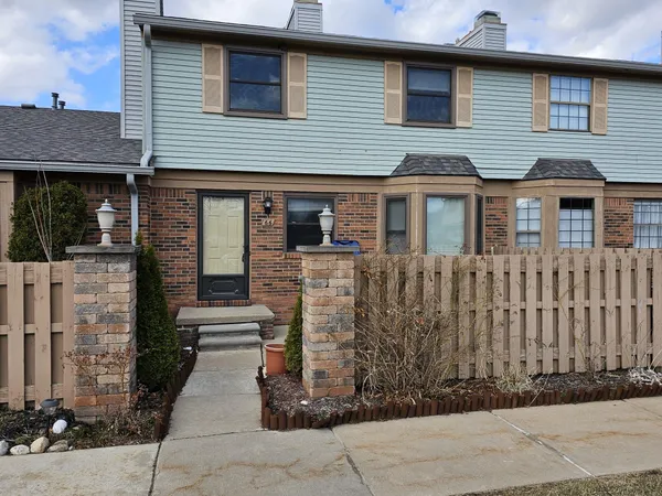 $1,750 | 2011 Vine Way Drive, Unit 66, Canton, MI 48188