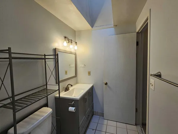 $1,750 | 2011 Vine Way Drive, Unit 66, Canton, MI 48188