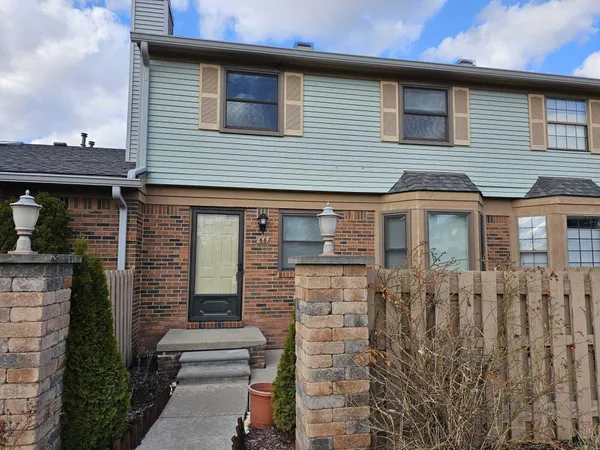 $1,750 | 2011 Vine Way Drive, Unit 66, Canton, MI 48188