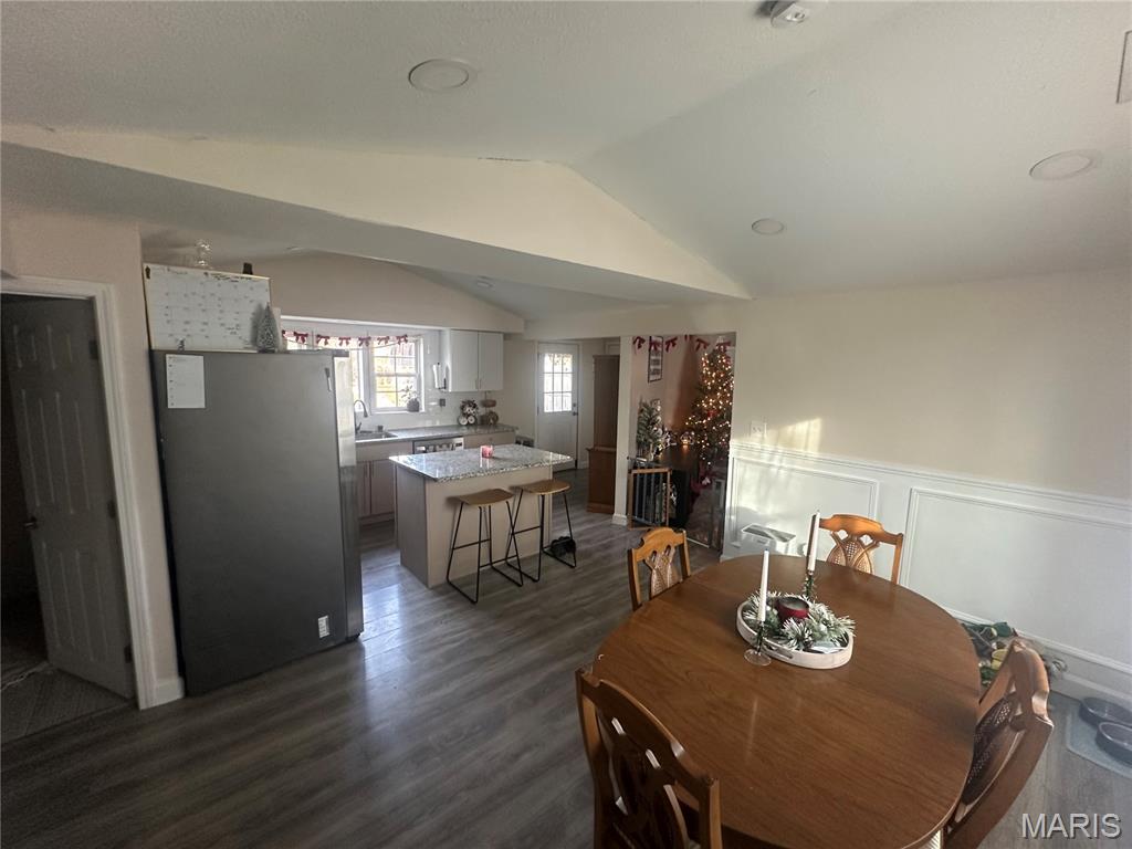 3994 Vogt Road Byrnes Mill, MO 63051 - Photo 4 of 16