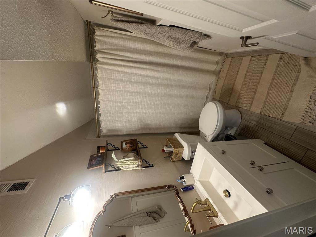 3994 Vogt Road Byrnes Mill, MO 63051 - Photo 8 of 16