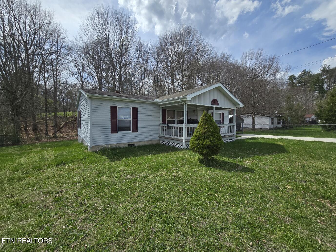 339 Edgewood Boulevard Oneida, TN 37841 - Photo 2 of 34 20260402_152933
