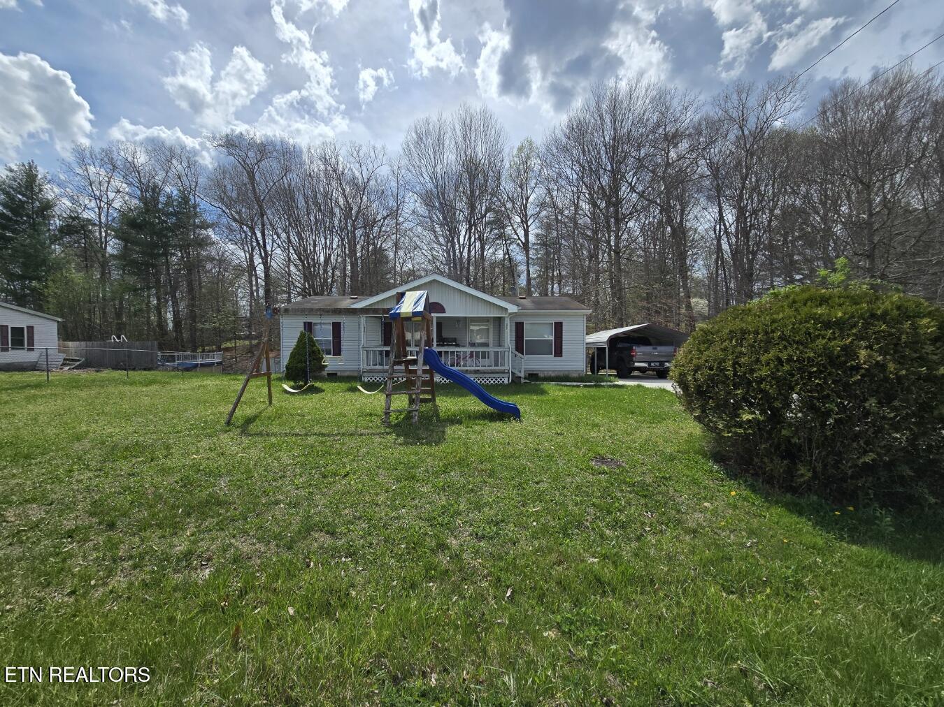 339 Edgewood Boulevard Oneida, TN 37841 - Photo 4 of 34 20260402_152822