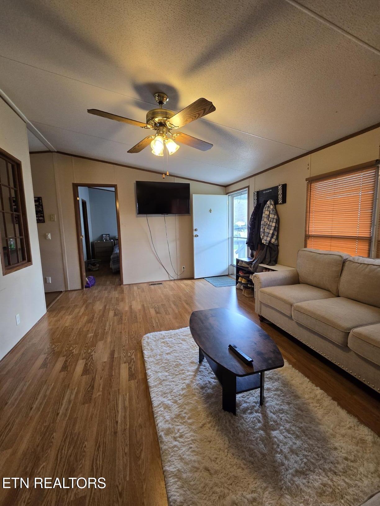 339 Edgewood Boulevard Oneida, TN 37841 - Photo 7 of 34 20260402_153354