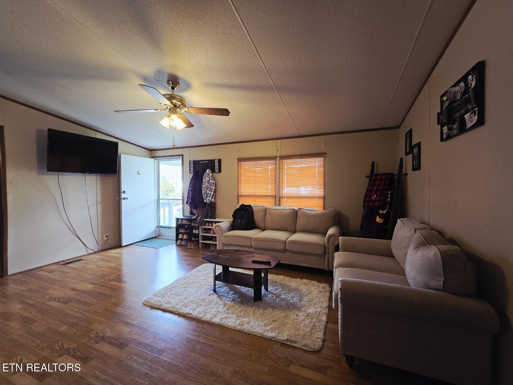 339 Edgewood Boulevard Oneida, TN 37841 - Photo 8 of 34 20260402_154027