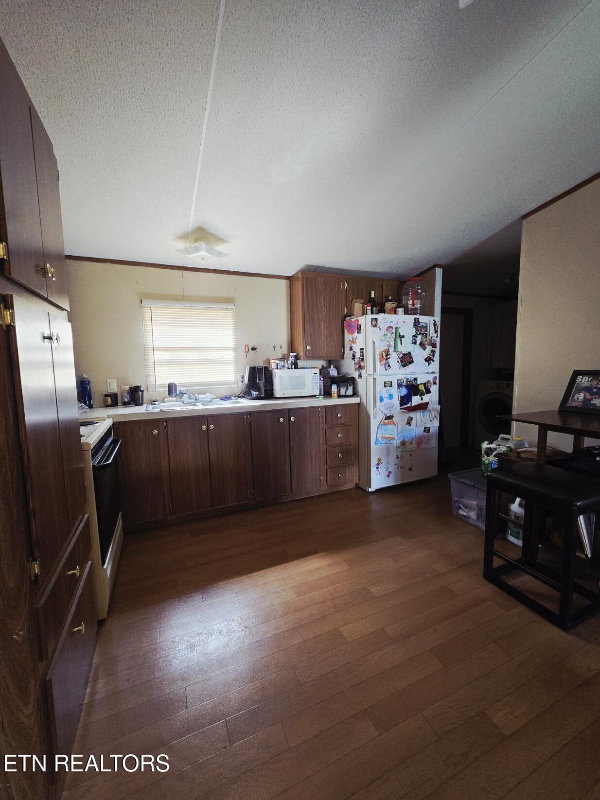 339 Edgewood Boulevard Oneida, TN 37841 - Photo 10 of 34 20260402_153641