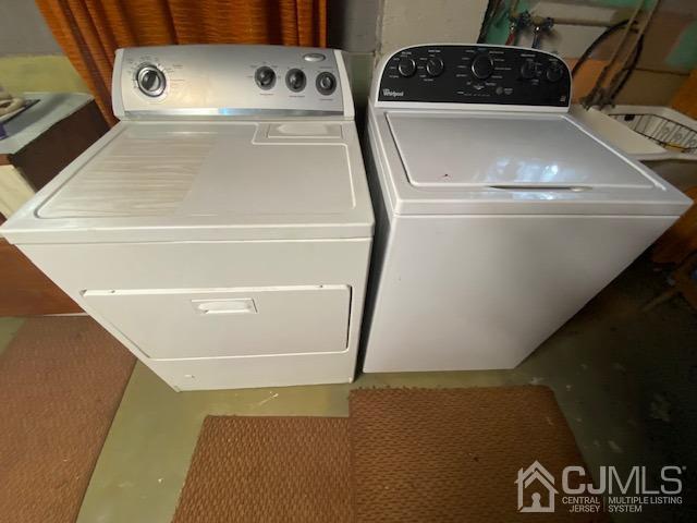 30 Main Street East Brunswick, NJ 08816 - Photo 39 of 40 a close view of washer and dryer