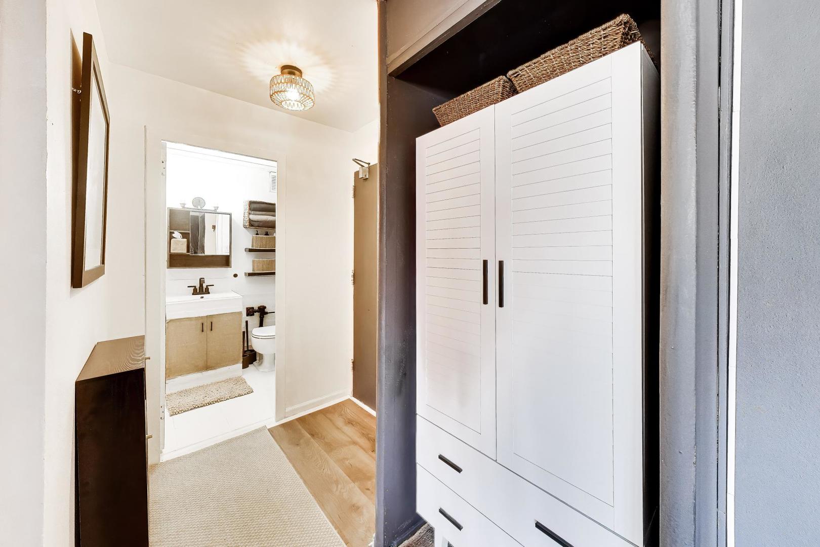 700 West Bittersweet Place, Unit 210 Chicago, IL 60613 - Photo 16 of 20